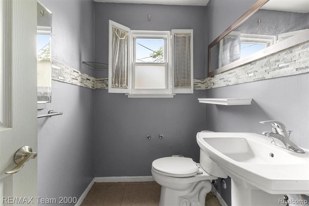 22101 Church Street, Oak Park, MI 48237 — Photo 27