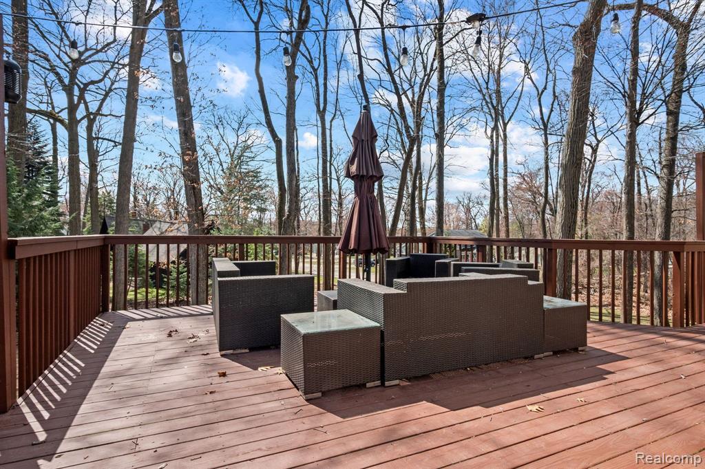 7111 Elder Court S, West Bloomfield, MI 48324 — Photo 44
