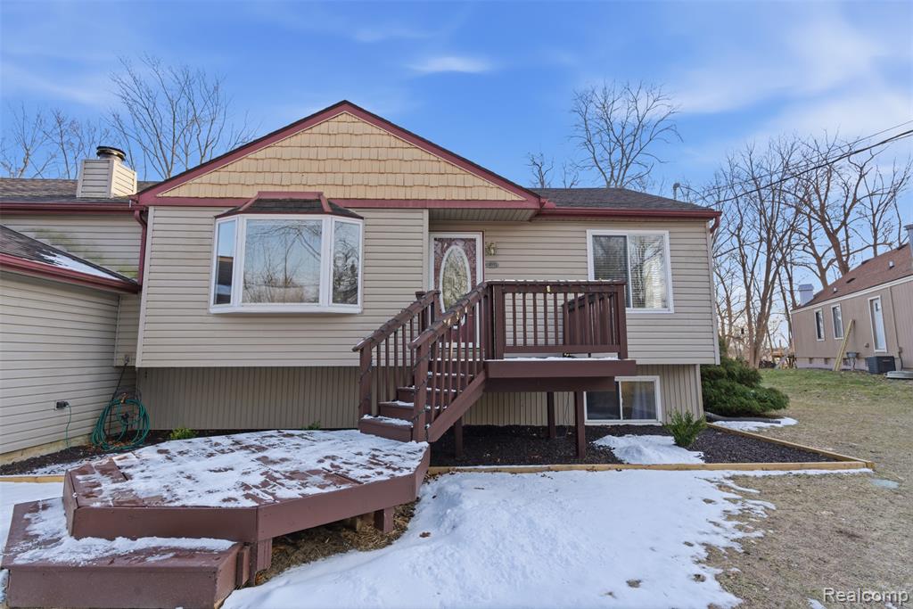 4051 Lake Front Street, Waterford, MI 48328 — Photo 3