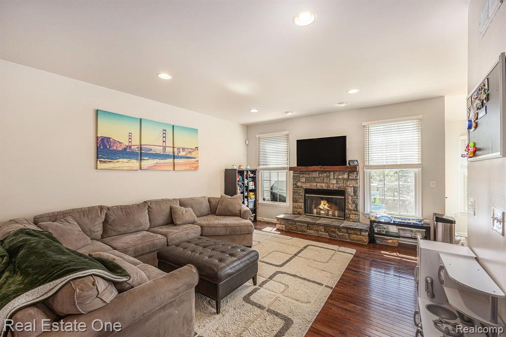 49991 BLACKBERRY Trail, Novi, MI — Photo 7
