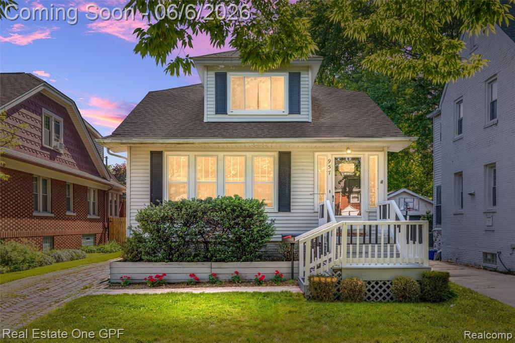 957 Fisher Road, Grosse Pointe, MI 48230 — front exterior