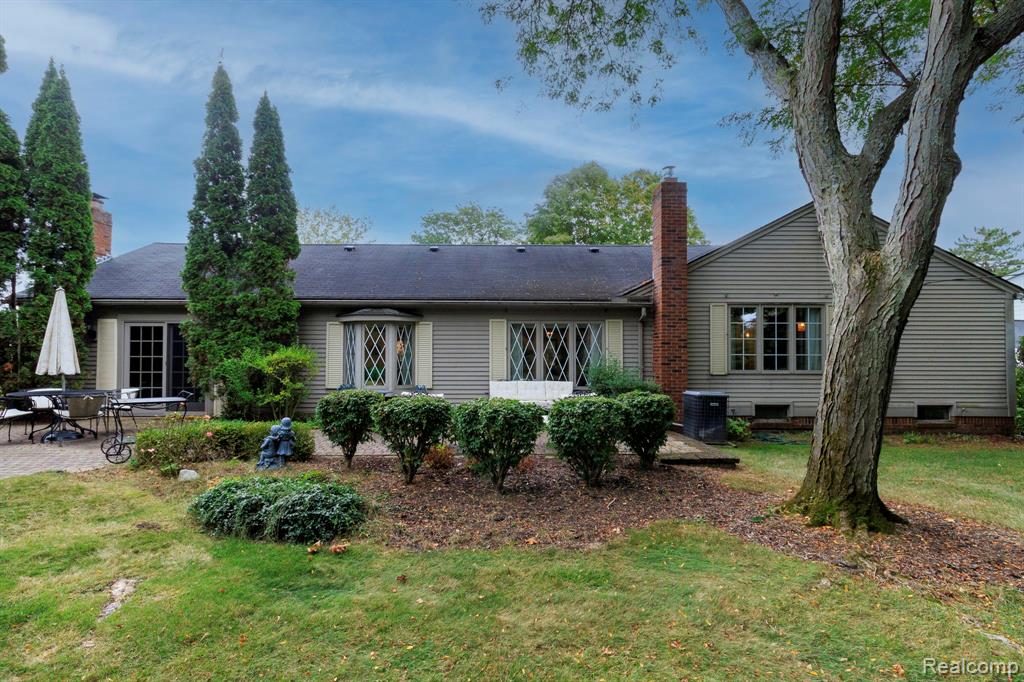 830 Croydon Road, Rochester Hills, MI 48309 — Photo 15