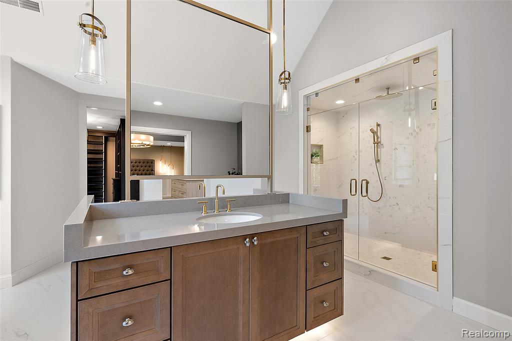 3268 Willis Drive, Oakland, MI, 48306