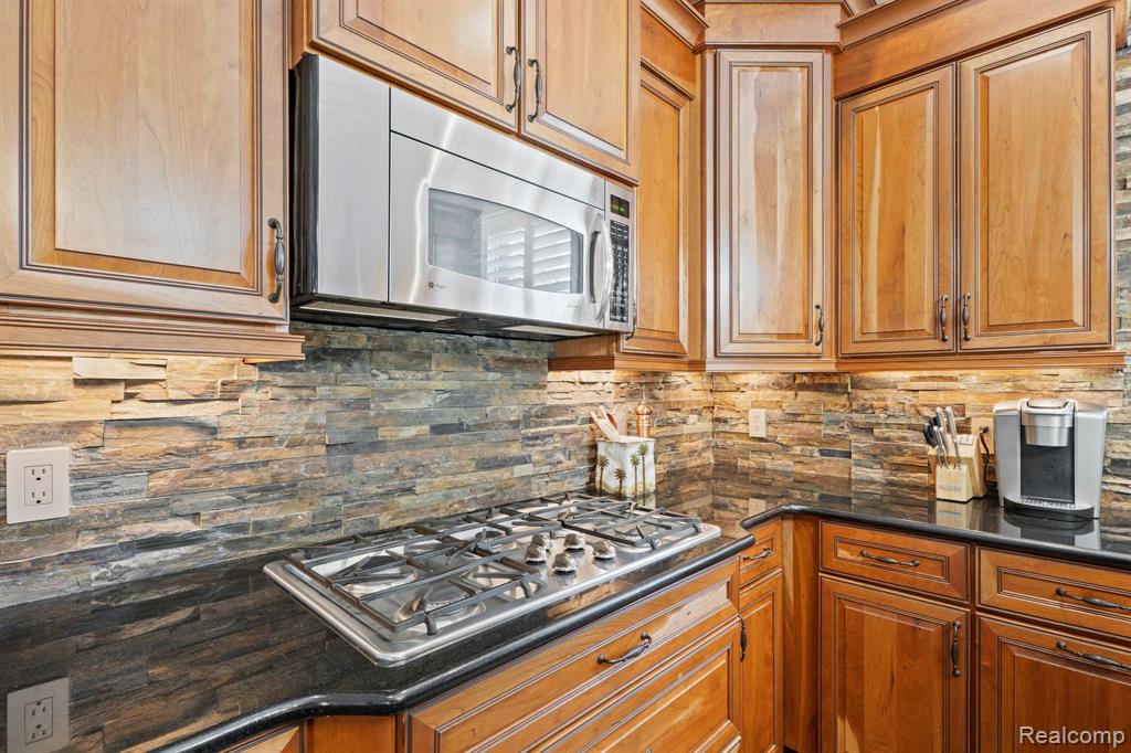 4128 BINGHAMPTON Court, Clarkston, MI 48348 — Photo 28