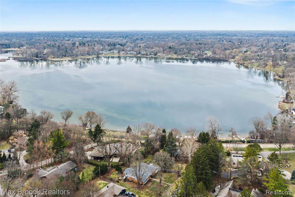 Wing Lake Overhead