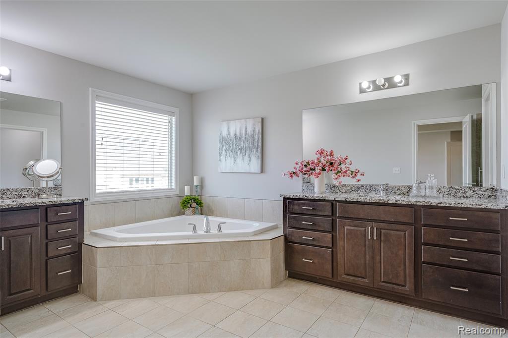 4119 Stonington Drive, Troy, MI 48085 — Photo 44