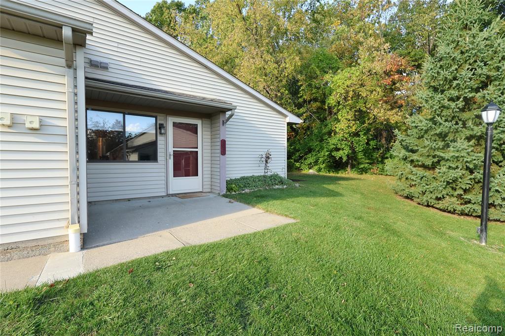 313 Spring Brooke Drive, Brighton, MI 48116