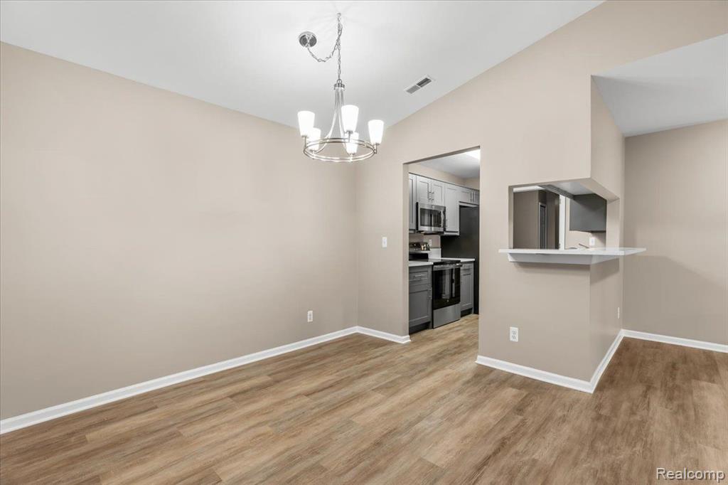 4648 BERKSHIRE Drive, Sterling Heights, MI 48314 — Photo 11