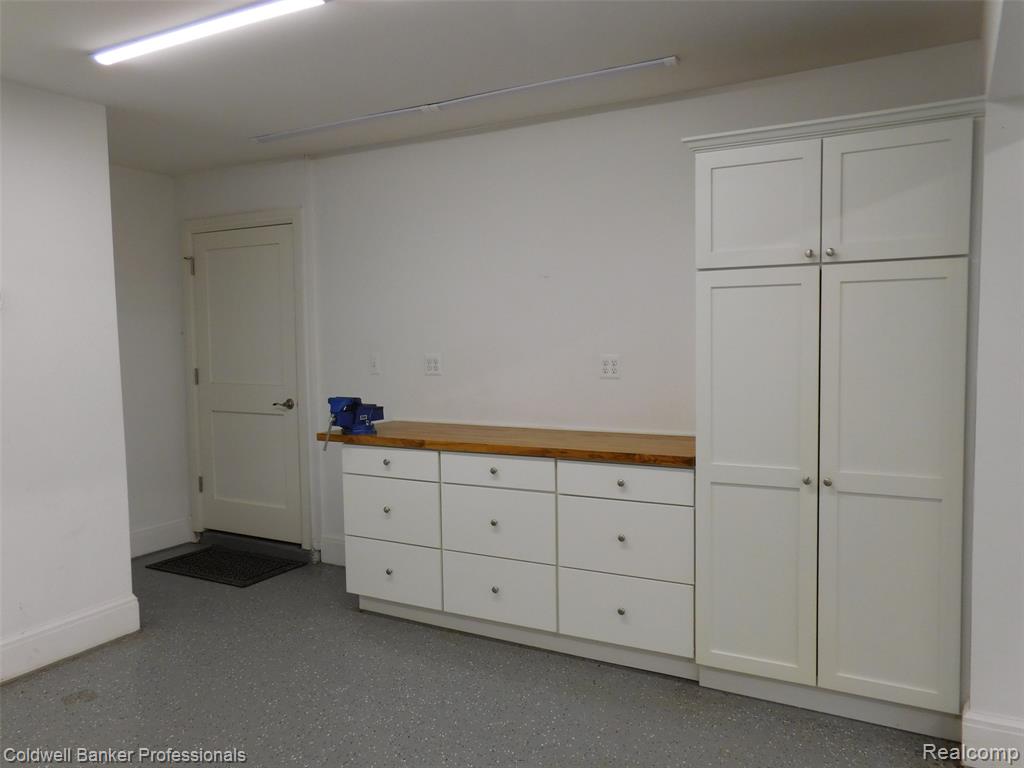 6448 Tutbury, Troy, MI 48098 — Photo 39