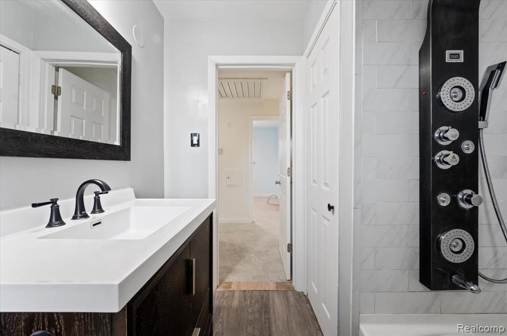 8457 Menge, Center Line, MI 48015 — Photo 14