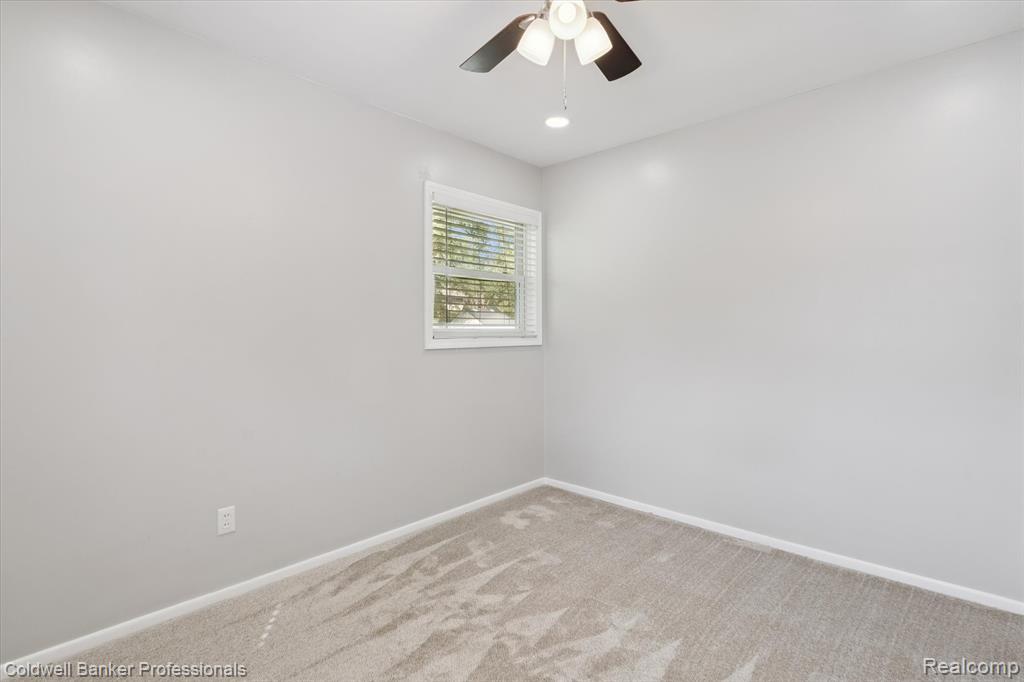 6314 Woodsdale Drive, Grand Blanc, MI 48439 — Photo 25