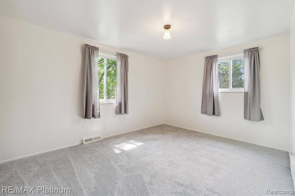 7353 GREEN VALLEY Drive, Grand Blanc, MI 48439 — Photo 21