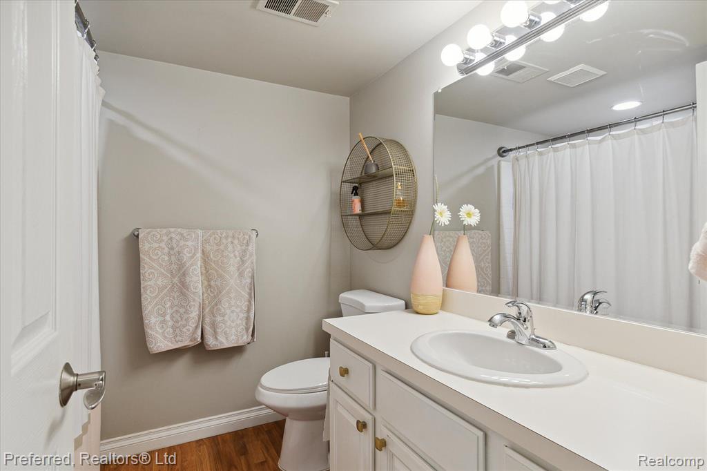 262 PINEWOOD Drive, Plymouth, MI 48170 — Photo 29