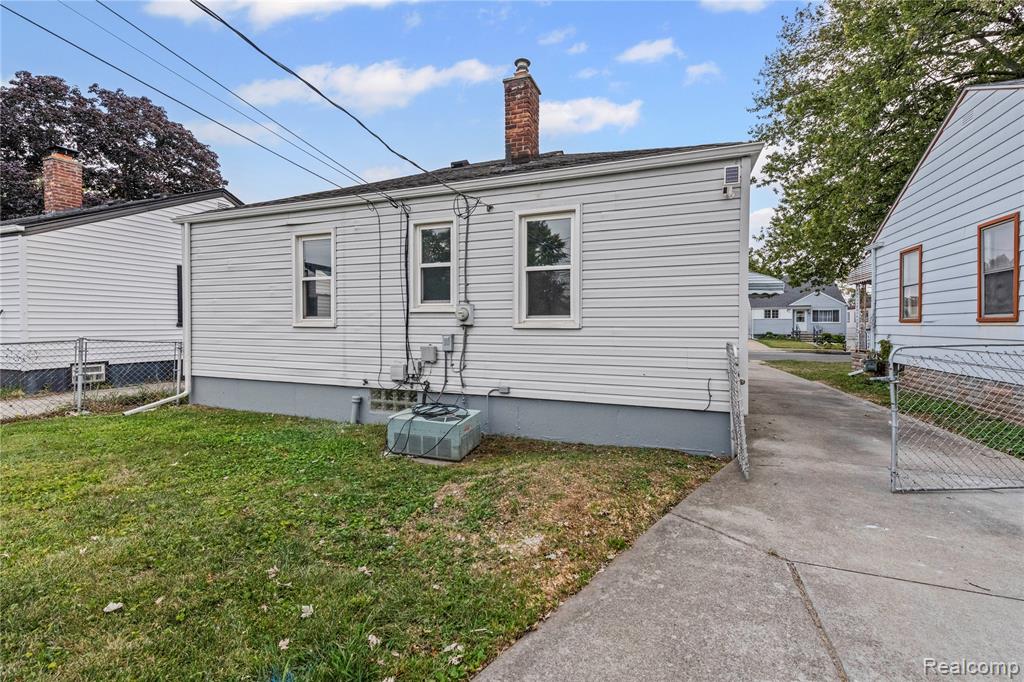 530 Mayflower Avenue, Lincoln Park, MI 48146 — Photo 18