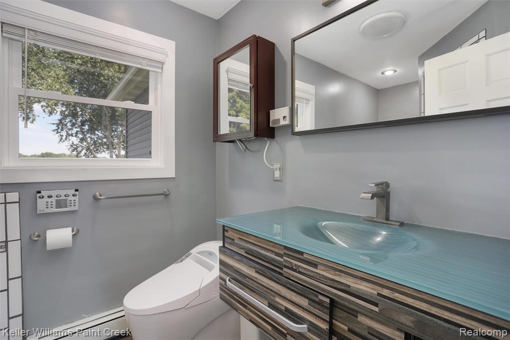 5842 Pleasant Drive, Waterford, MI 48329 — Photo 18