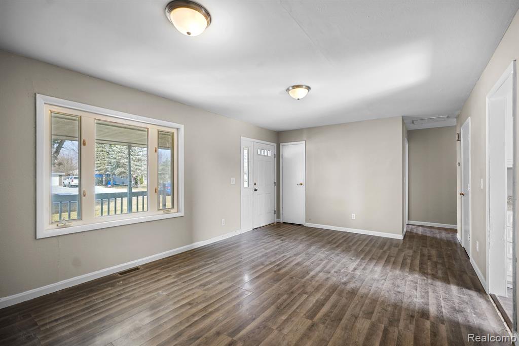 8750 WELDWOOD Drive, Monroe, MI 48162 — Photo 8