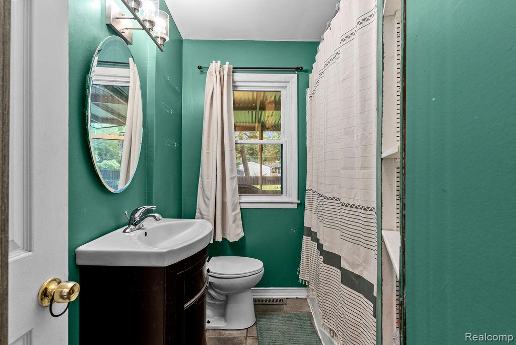 5481 Hanley, Waterford, MI 48327 — Photo 18