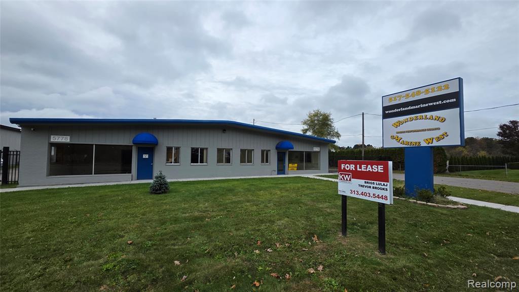 5776 E Grand River Avenue, Howell, MI 48843