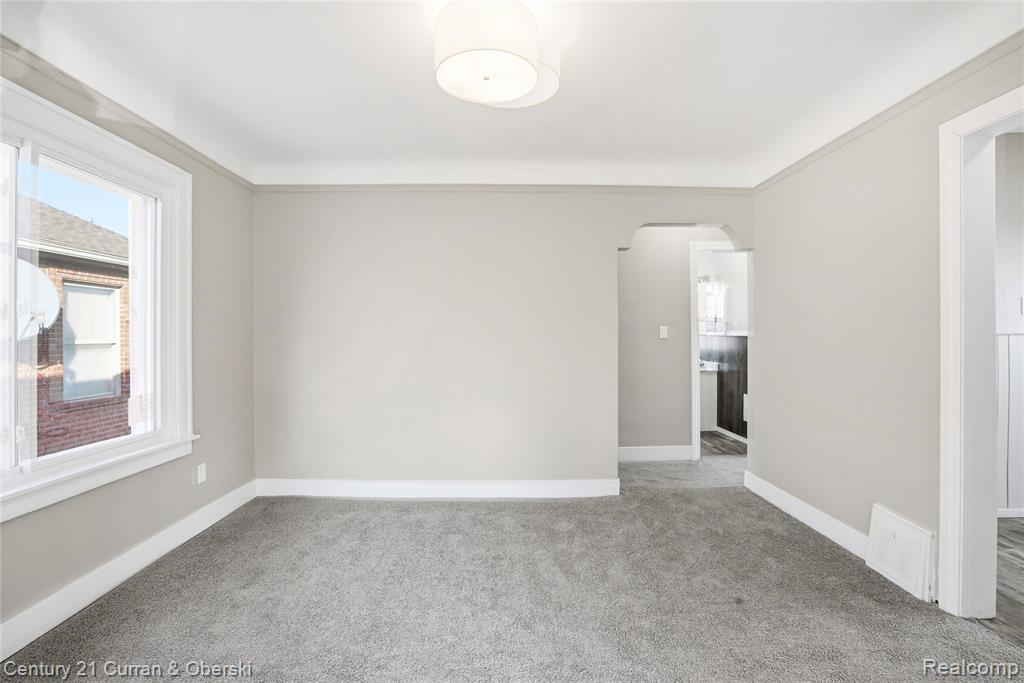 6640 Yinger Avenue, Dearborn, MI 48126 — Photo 21