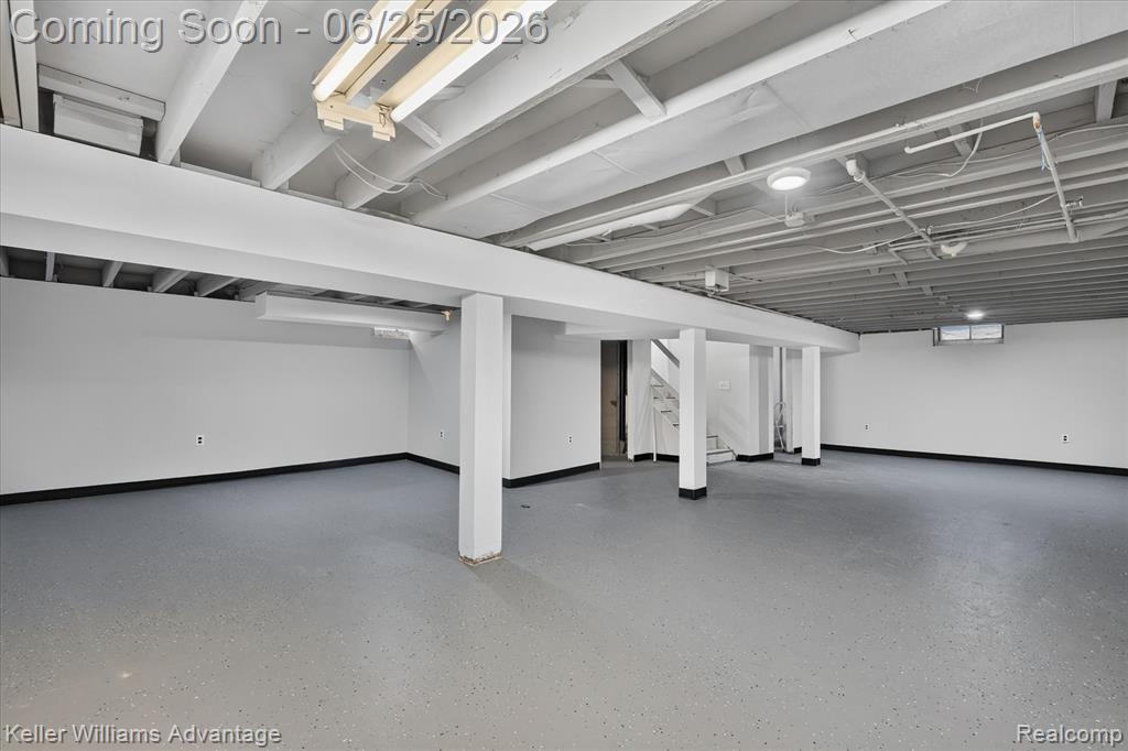 21681 Sussex Street, Oak Park, MI 48237 — Photo 35