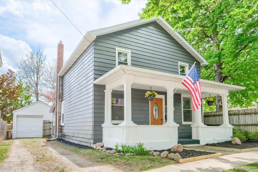 29 Law Street, Lapeer, MI 48446 — front exterior