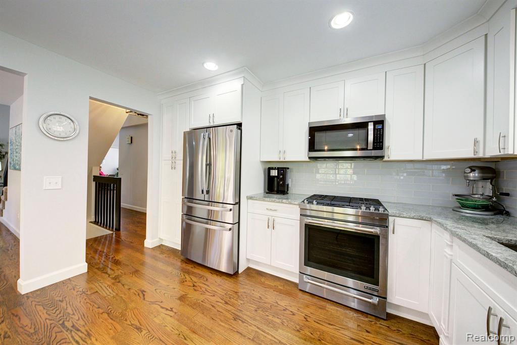 46821 ELMSMERE Drive, Northville, MI 48167 — Photo 19