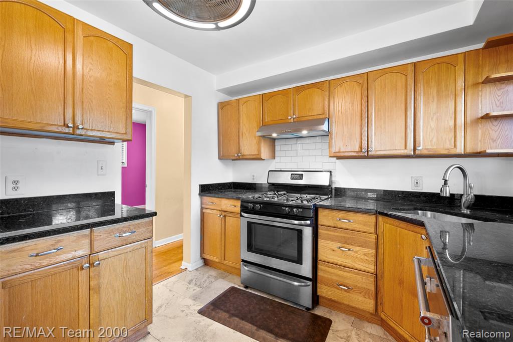 6442 Arcola Street, Garden City, MI — Photo 16