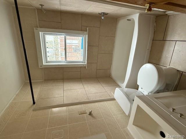 8630 GREENVIEW Avenue, Detroit, MI 48228 — Photo 6