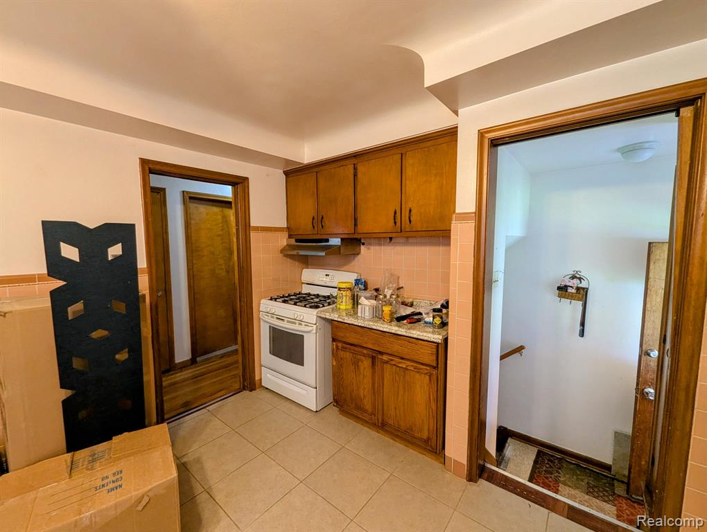 8242 Racine Road, Warren, MI 48093 — Photo 6