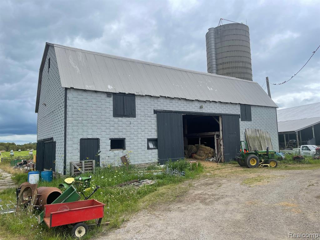 5909 BURTCH Road, Grant, MI 48032 — Photo 14