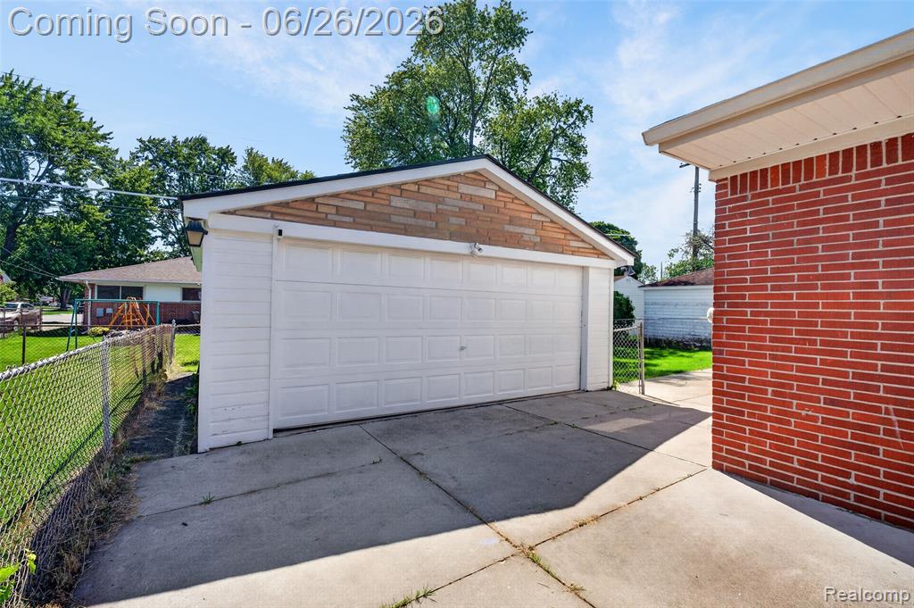 7660 Louise Court, Westland, MI — Photo 33