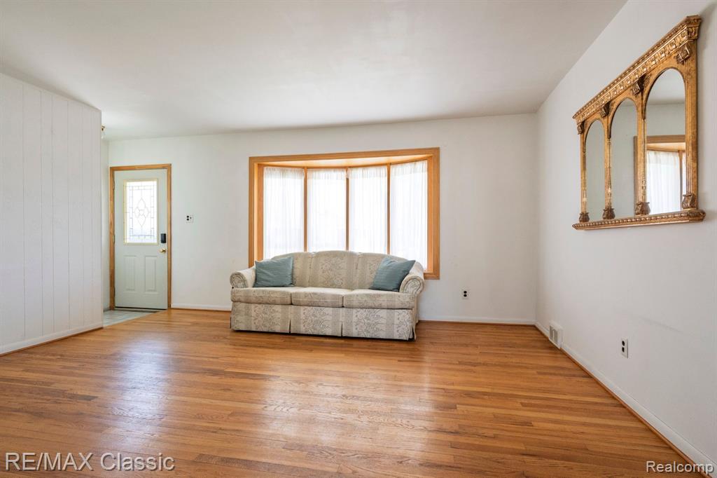 7349 IROQUOIS Street, Westland, MI — Photo 8