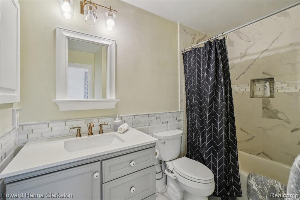 7220 Bluewater Drive, 141, Clarkston, MI 48348 — Photo 18