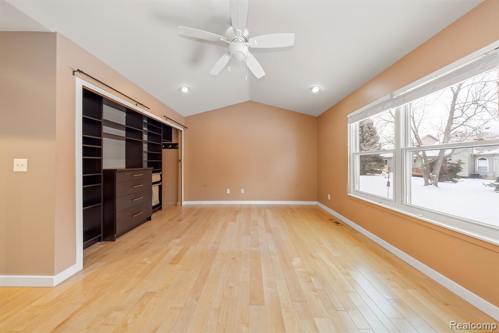 165 WINDING Brook, Commerce Twp, MI 48390 — Photo 15