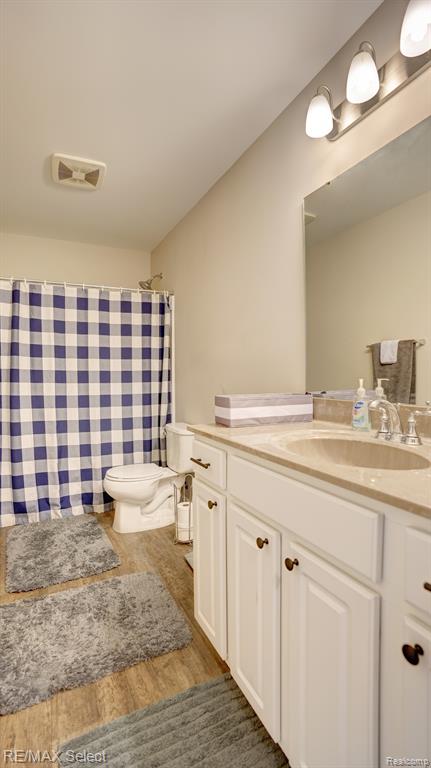 7115 GLENMEADOW Court, Grand Blanc, MI 48439 — Photo 18