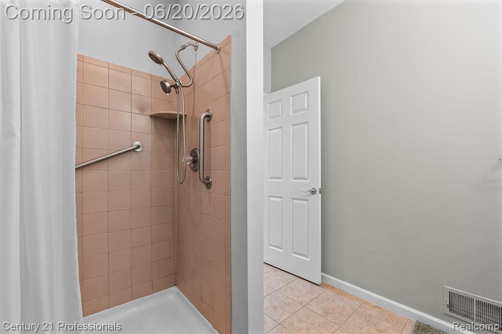 3305 Grove Lane, Auburn Hills, MI 48326 — Photo 31