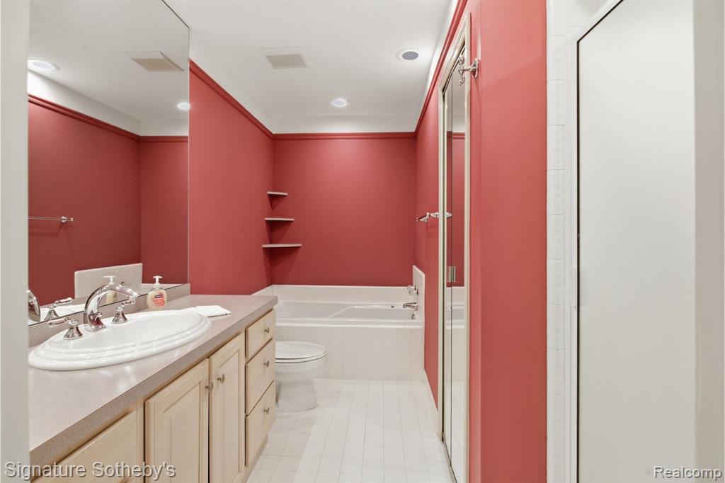 24122 Bingham Pointe Drive, 24, Bingham Farms, MI 48025 — Photo 31