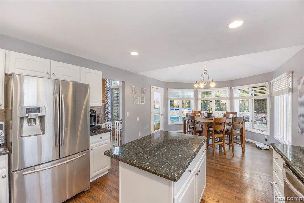 55670 PARKVIEW Drive, Shelby Twp, MI 48316 — Photo 16