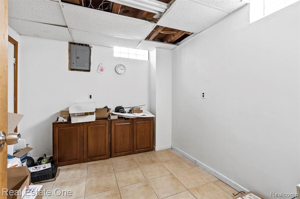 6118 Amboy Street, Dearborn Heights, MI 48127 — Photo 13