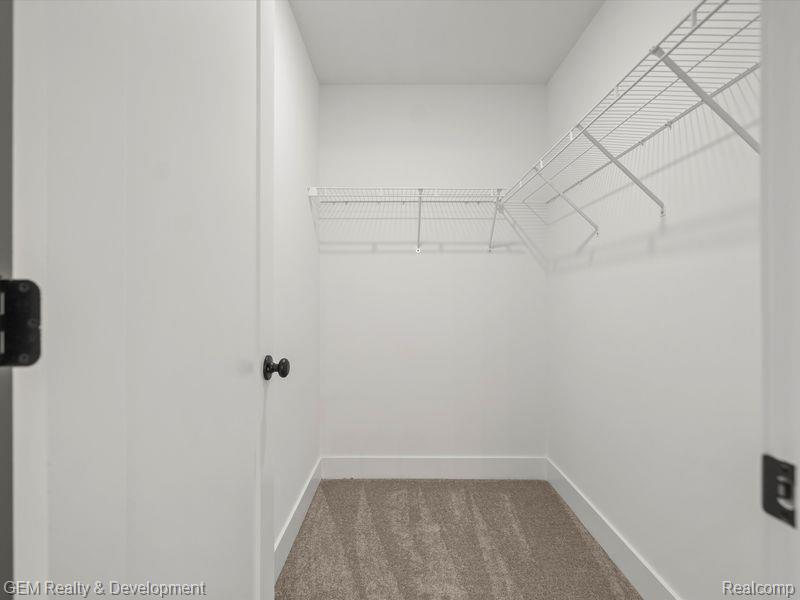 551 VILLAGE Lane, Milford, MI 48381 — Photo 14