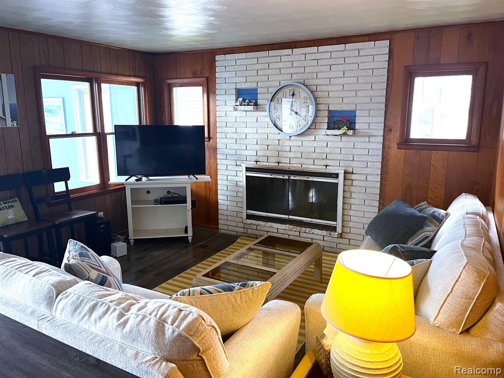 8480 CAROLS Drive, Brighton, MI 48114 — Photo 9