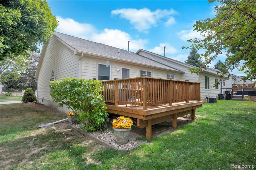 6052 Belmont Court, Grand Blanc, MI 48439 — Photo 37