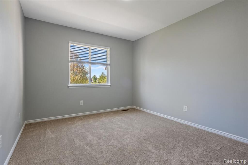 221 Maplewood Drive, 28, Clarkston, MI 48348 — Photo 27