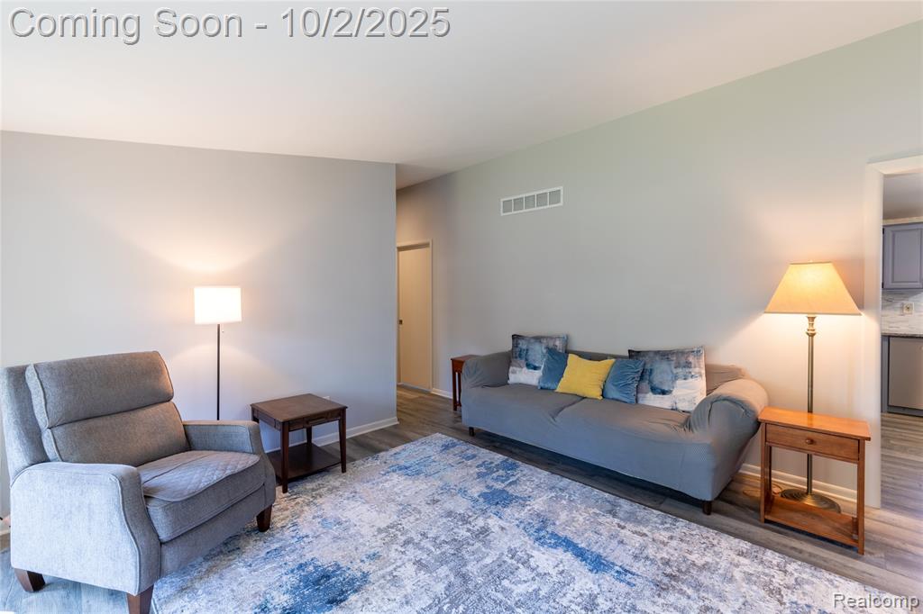 9253 Idaho Street, Livonia, MI 48150 — Photo 5