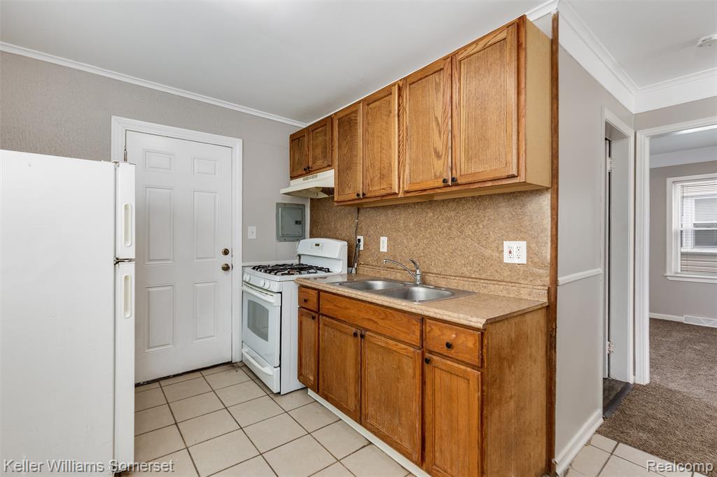 8477 Prospect Avenue, Warren, MI 48089 — Photo 14