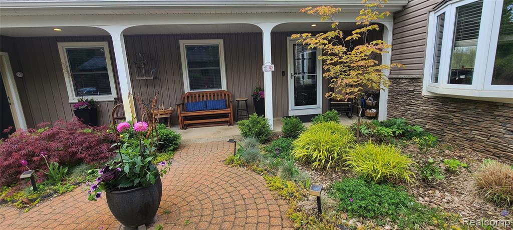3386 Horrell Court, Fenton, MI 48430 — Photo 3