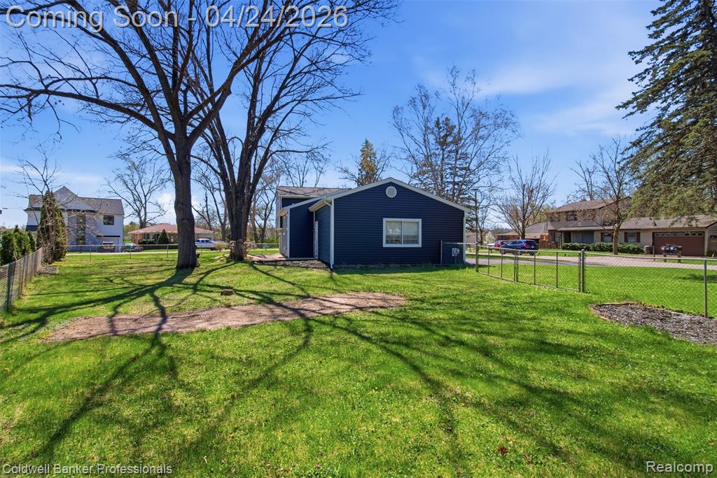 470 Crystalia Street, Commerce Twp, MI 48382 — Photo 35