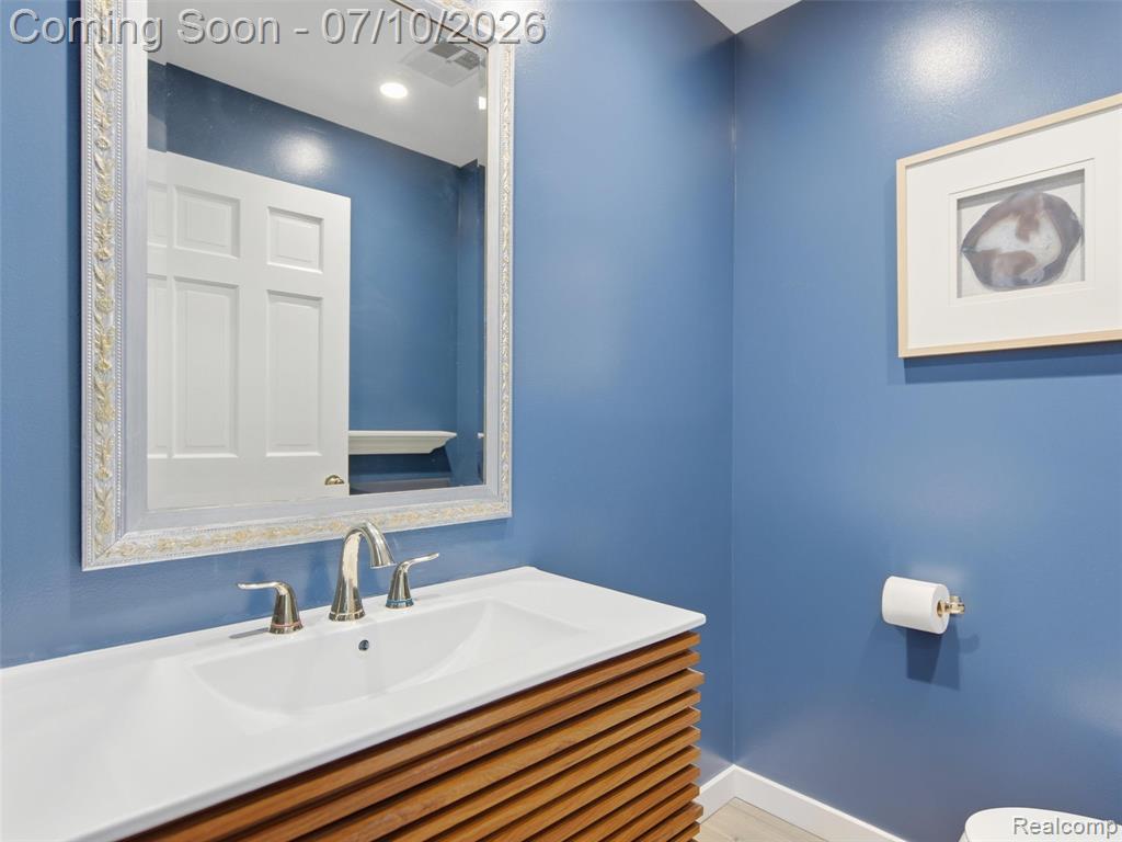 670 W Snell Road, Rochester, MI 48306 — Photo 37