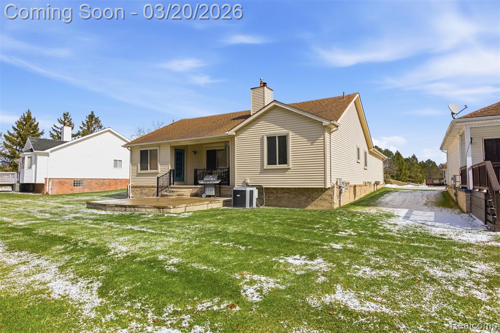 42925 N Hampton Drive, Sterling Heights, MI 48314 — Photo 41