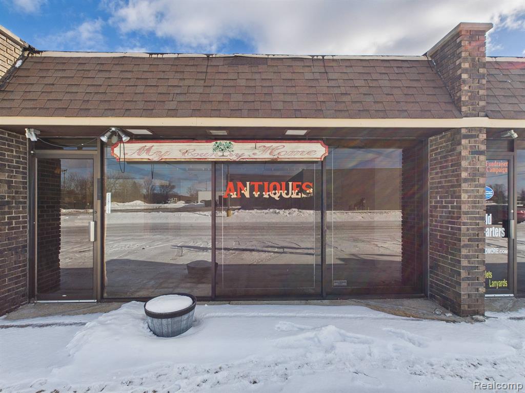 4067 E Court Street, Burton, MI 48509 — Photo 11